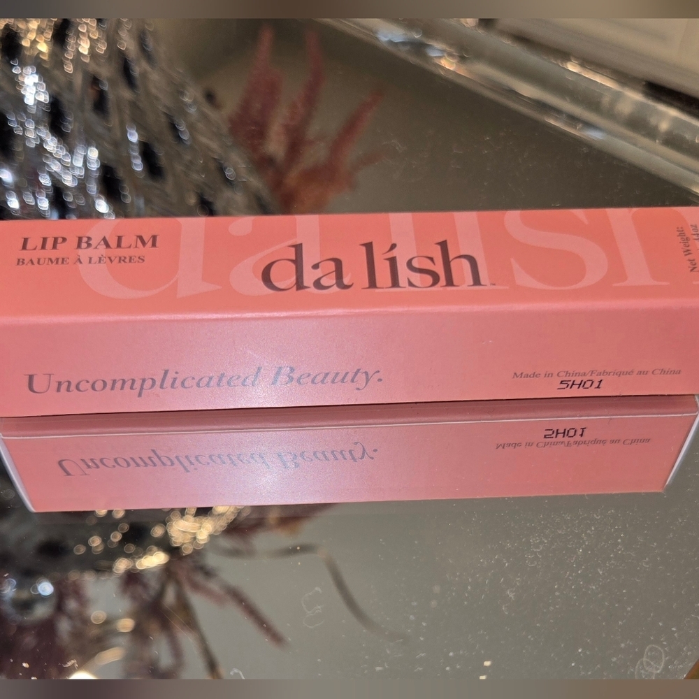 dalishTinted Hydrating Lip Balms 💋Color: Sacha - Picture 3 of 4